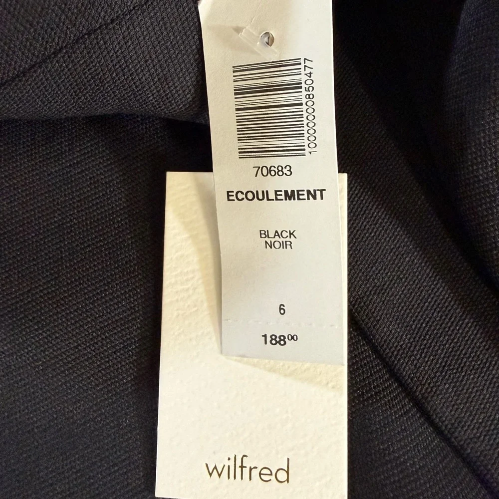 Wilfred Aritzia NWT $188 Ecoulement Black Jumpsuit V-Neck Wide Leg Cropped sz 6